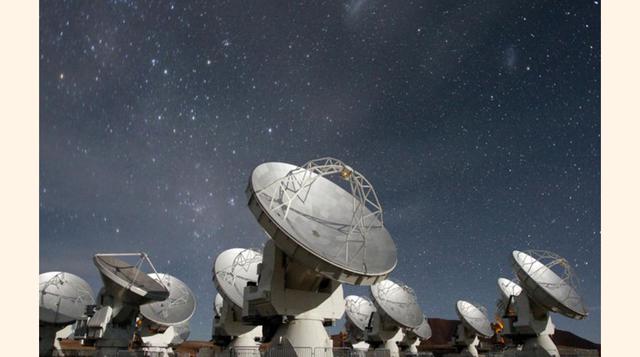 Atacama Large Milimeter Array. Es el mayor proyecto astronómico del mundo, un interferómetro (mide la longitud de las ondas de luz).