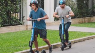 Uno de cada cuatro millennials usa scooters para movilizarse en tramos cortos