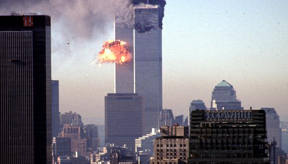En esta foto de archivo tomada el 11 de septiembre de 2001, un avión comercial secuestrado se estrella contra el World Trade Center en Nueva York. (Foto: SETH MCALLISTER / AFP)