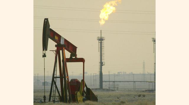 Kuwait. La riqueza petrolera equivaldría a US$ 4.14 millones por persona. PBI per cápita: US$ 43,800. Tasa de desempleo: 2.2% (2004). No hay datos oficiales sobre población que vive en condiciones de pobreza.