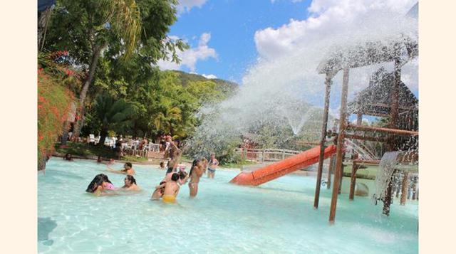 Hot Park – Brasil, Rio Quente, Brasil. “Agua caliente en todo el parque natural!”