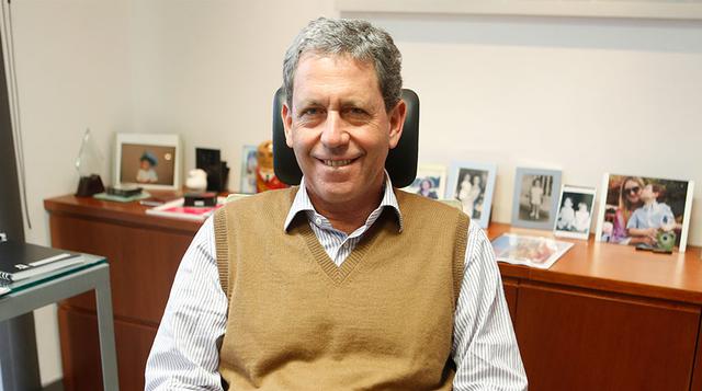 1.- El Ministro de Economía, Alfredo Thorne espera que el Congreso les permita reducir en un punto porcentual el IGV a 17%. Se seguirá reduciendo a un punto porcentual por año si es que se logra mejorar la recaudación y aumenta la formalización.