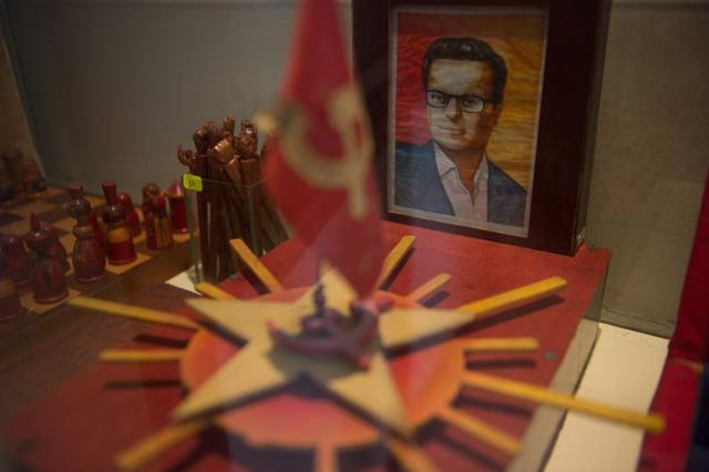 De inspiración maoísta y uno de los grupos guerrilleros más antiguos de América Latina, Sendero Luminoso dejó de ser una amenaza y agoniza desde mediados de la década de 1990 tras la captura de su líder, que marcó el comienzo del declive. No obstante, la 
