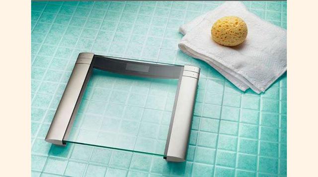 Balanzas digitales. Una balanza digital como la Conair Weight Watchers Digital Painted Glass Scale  le permitirá pesarse con absoluta precisión todas las mañanas