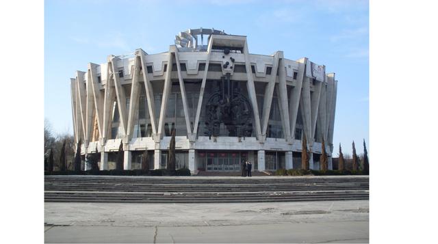 En Chisinau, Moldavia, construido en 1981 ahora está completamente abandonado.