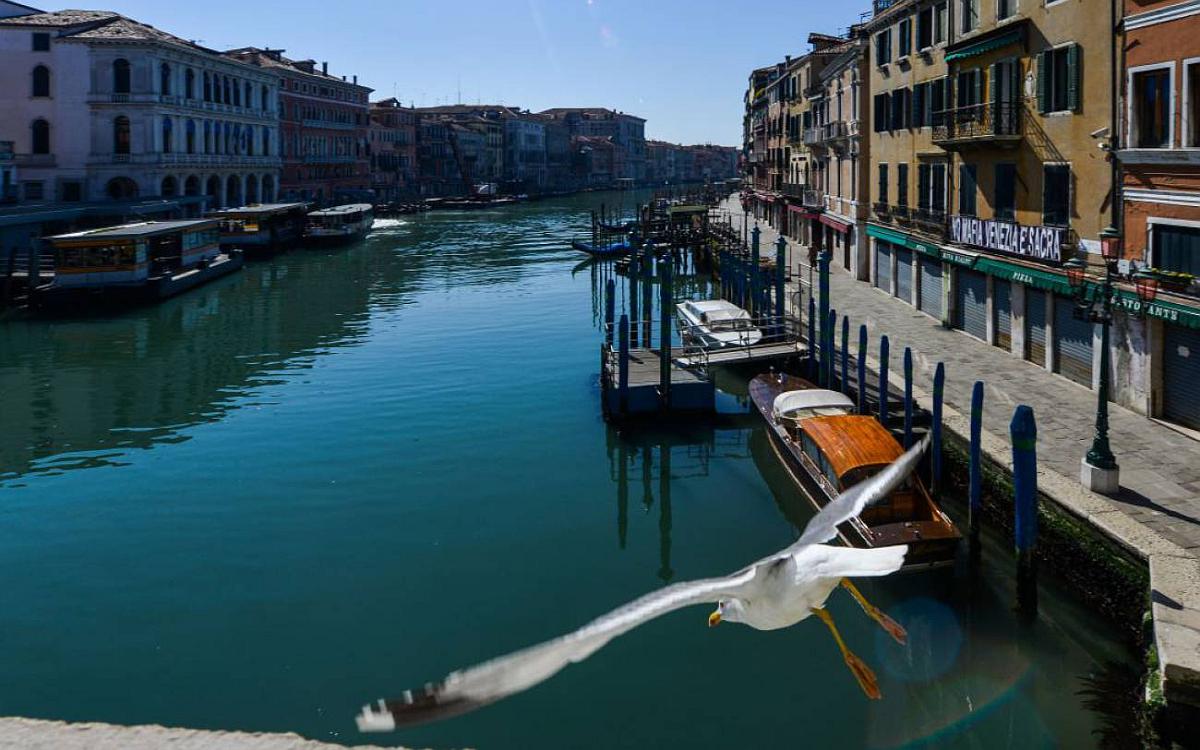 En Italia, que ya se asomaba a una recesión antes del brote de coronavirus, el PMI de servicios cayó también en picado a 17.4 mientras que el índice de nuevos negocios se hundió a 13.8. (Foto: Agencias)