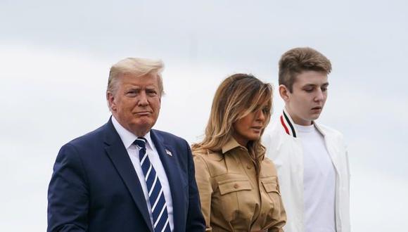 Donald Trump junto a su esposa Melania y al hijo de ambos, Barron. (Foto: Reuters)