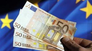 Euro caerá nuevamente frente al dólar tras ascenso en abril