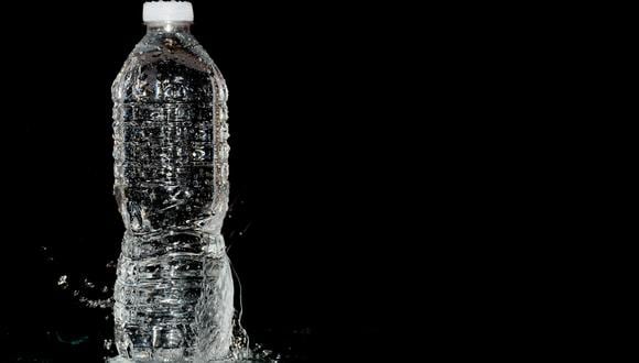 FOTO 14 | 14. Botellas de agua. Si vives en una ciudad donde el agua sabe bien, ¿por qué comprar una botella de agua cuando puedes tenerla de forma gratuita abriendo el grifo?