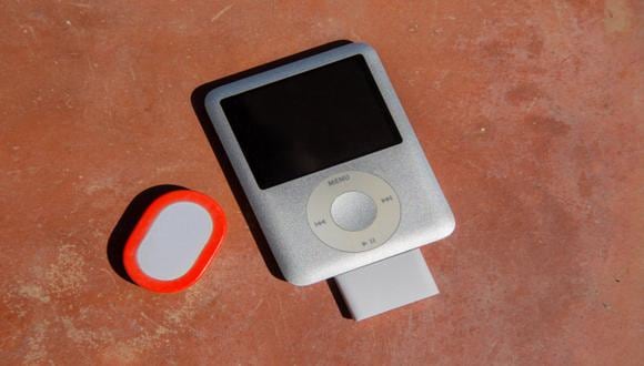El primer reproductor digital de música de Apple conocido como iPod se presentó en la Apple Music Event celebrada en octubre del 2001. (Foto: Getty Images)