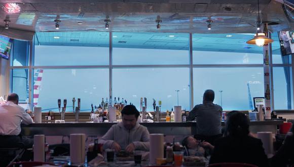 Una prueba de View Dynamic Glass en un bar en el aeropuerto Dallas-Fort Worth. Fuente: View Dynamic Glass