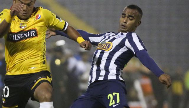 Luis Trujillo: El "exjotita" cerraría la defensa que intentará detener a los delanteros de San Martín. El precio de "Talara" en el mercado internacional supera los 427 mil dólares. (AFP)