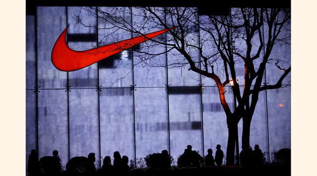 Nike vendió US$ 105 millones en zapatillas Kobe Bryant en los EE.UU. el año pasado, según satos de SportScanInfo. Sólo LeBron James y Kevin Durant vendieron más zapatillas entre los jugadores de la NBA activos.