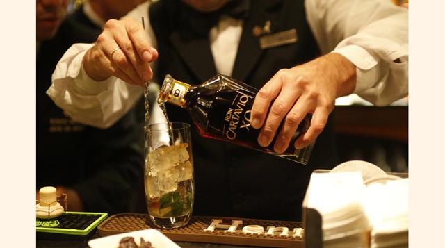 Bar Y Cocteleria. Esta carrera se estudia durante dos años en Le Cordon Bleu Peru a cambio de una inversión anual de entre S/ 5,940 y S/ 7,570. El ingreso promedio de sus egresados es de S/ 1,833.