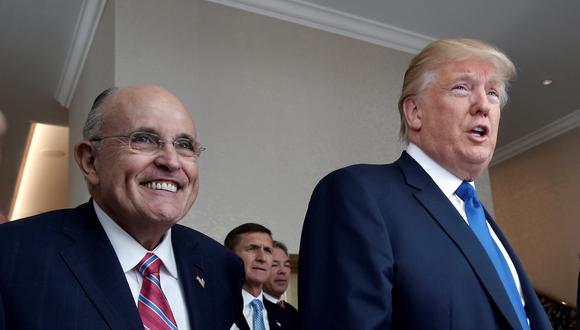 Rudolph Giuliani y Donald Trump se acercaron durante la campaña electoral del 2016. Hoy el ex alcalde se ha convertido en el abogado personal del mandatario. (Foto: Reuters)