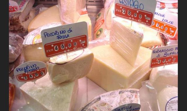 Pecorino es el nombre de una variedad italiana de queso curado elaborado a partir de leche de oveja (pecora es ‘oveja’ en italiano). De las cinco variedades principales de Pecorino, teniendo todas ellas el estatus de Denominación de Origen Protegida por l