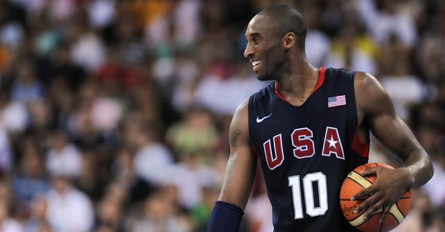 FOTO 14 | 33,643: anotó en la temporada regular. Cuarto detrás de Kareem Abdul-Jabbar (38,387), Karl Malone (36,928) y LeBron James (33,644) que lo superó el sábado, un día antes de su fatal accidente. (Foto: AFP)