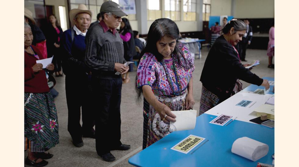 Las mesas de votación abrieron a las 07.00 (1300GMT; 08.00, hora de Perú) y cerrarán a las 18.00 (0000GMT; 19.00, hora de Perú). El Tribunal Supremo Electoral informó que los primeros resultados se difundirán a las 20.00 (0200GMT; 21.00, hora de Perú). (F
