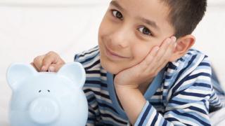 Cuatro tips para enseñarles el buen manejo del dinero a tus hijos