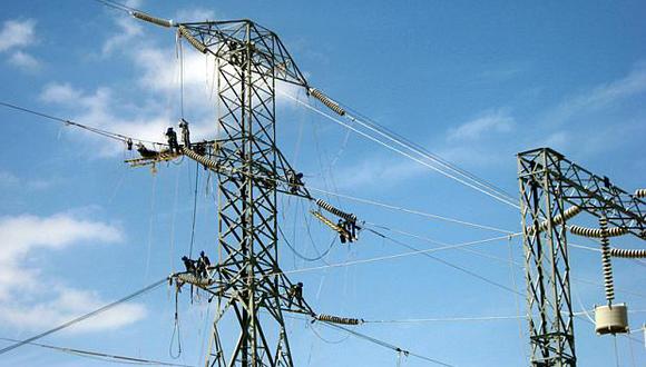 El gobierno apunta a que el 100% de las poblaciones rurales del país cuenten con energía eléctrica para el 2021. (Foto: USI)<br>