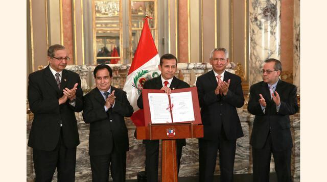 La nueva Ley Universitaria es un paso fundamental para iniciar el camino hacia la calidad de la educación superior, afirmó hoy el Presidente de la República. (Foto: Sepres)