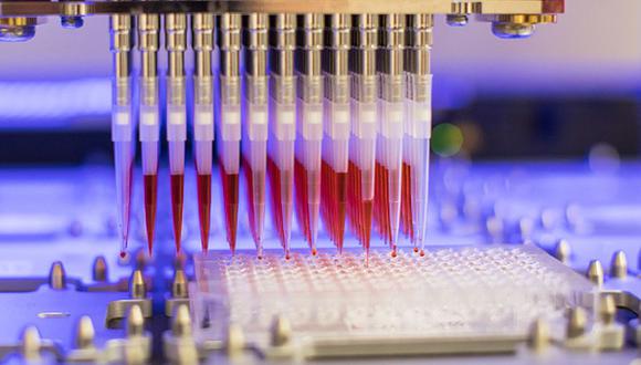 Laboratorio Moderna Inc confirmó resultados positivos por la vacuna en su primera fase de ensayos. (Getty)