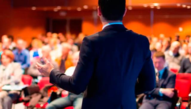 FOTO 12 | 12. Despliega tu don. Publica tus libros; brinda conferencias; entrena a otros; acompaña a los más jóvenes; participa como voluntario en acciones solidarias; entrega conocimiento a los más vulnerables; transmite tu experiencia de todas las formas posibles. Mantente en movimiento y sostenlo a lo largo de los años, permanentemente.