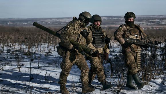 "Me despertaron las explosiones y los mensajes en mi teléfono indicando que la invasión masiva de Ucrania por parte de Rusia había comenzado", dijo Serguii Osachuk. (Foto: AP)
