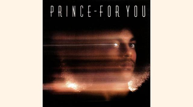 En el año 2004, 26 años después de haber lanzado su primer disco (For you), ingresó al Salón de la Fama del Rock’n Roll.