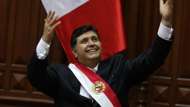 La banda presidencial de PPK ha tenido un corte más largo, debido a su altura, aunque se puede acortar si fuera necesario (por ejemplo, si Humala la llevara al Congreso para entregarla, detalle que se ha descartado). (Foto: Agencia Andina)