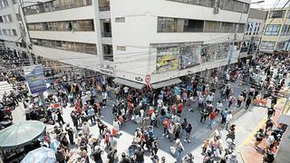 Peruanos gastarán S/ 926 en promedio en sus compras  navideñas, según estudio