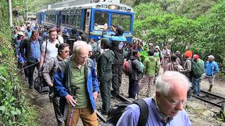 Turistas bloquearon vía férrea para obtener boleto a Machu Picchu tras agotarse