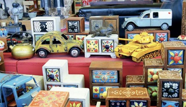 FOTO 20 | 20. Tienda de coleccionables. Siguiendo la línea de la nostalgia, una tienda de artículos coleccionables es una oportunidad para emprender y atender a esta generación. Busca la distribución de juegos y juguetes de colección y haz que tus clientes recuerden los mejores momentos de su infancia y adolescencia con productos que no encontrarán en otro lugar. Ya sea que vendas productos completamente nuevos o usados, si están en buen estado los consumidores estarán felices de haberlos encontrado.