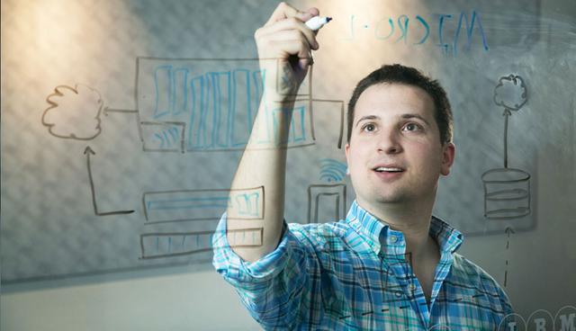 FOTO 7 |  Existen algunos servicios de seguridad que desde la nube permiten agregar niveles o llaves de seguridad al sistema que maneje la empresa en su totalidad. Algunos ejemplos son “Activity Tracker” que permite capturar almacenar y saber que se realizó en cada aplicación, Passport, que permite manejar capas de autenticación de acuerdo al criterio del programador y otros más.