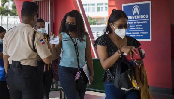 En República Dominicana han fallecido 4.351 personas por la pandemia desde marzo de 2020 y en semanas recientes los nuevos contagios han ido en descenso. (Foto: Erika SANTELICES / AFP)
