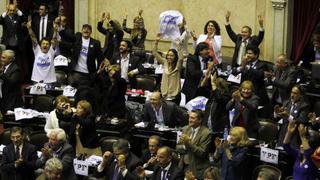 Congreso argentino aprobó expropiación de la petrolera YPF