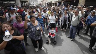 Comerciantes formales marcharon contra ambulantes de Mesa Redonda y avenida Grau