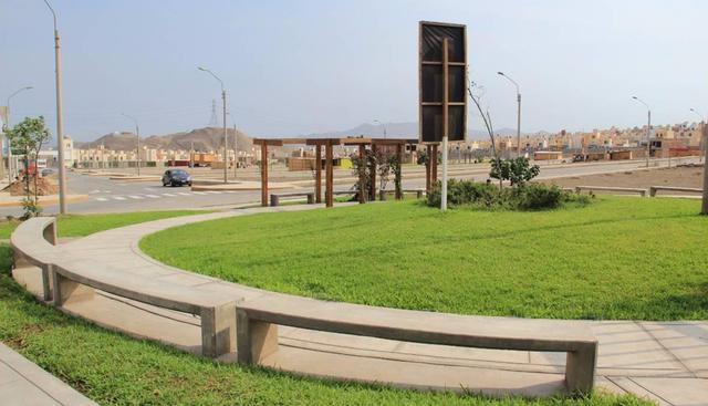 4.      FOTO 4 | 4.  El renovado Carabayllo. En la última década, la dinamización del sector inmobiliario se ha visto reflejado principalmente en Carabayllo, uno de los distritos de Lima Norte que ha desarrollado centros comerciales, negocios locales y casas con finos acabos similares a otras zonas de Lima. Por esta razón, el 34% de las preferencias de compra son de casas, seguidas por lotes (31%) y departamentos (14%).Carabayllo es un distrito que se encuentra en crecimiento, principalmente en las periferias. Tal como detallan las imágenes, en el transcurso de los años el “boom inmobiliario” se ha venido acentuando en este distrito con propuestas de condominios con departamentos multifamiliares. (Foto: Adondevivir)