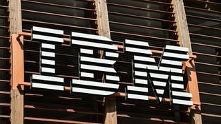 IBM incumple estimaciones de ingresos del primer trimestre por menor gasto de empresas