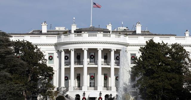 FOTO 3 | - Tensas audiencias públicas -
En octubre y noviembre, el Comité de Investigación de la Cámara interrogó a una decena de testigos durante audiencias a puerta cerrada y luego públicas. La Casa Blanca se negó a colaborar, y el jefe de gabinete del presidente, Mick Mulvaney, y el exasesor de Seguridad Nacional John Bolton no testificaron. (Foto: AFP)