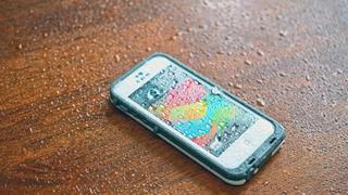 LifeProof, la nueva apuesta que convierte el iPhone 5 en impermeable