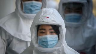 OMS advierte aceleración de pandemia, de 100,000 casos en 67 días a 300,000 en solo 15 más