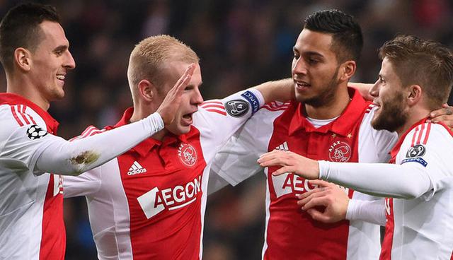 FOTO 2 | Ajax es vestido por Adidas.