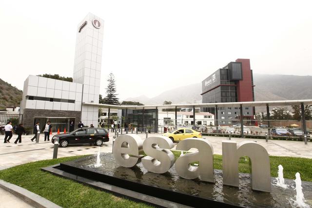 Foto 4: Vizcarra también tiene un Diplomado en Administración Gerencial por la Escuela de Administración de Negocios (Esan).