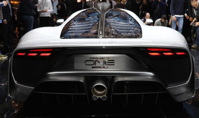 FOTO 4 | "En Fórmula 1, Mercedes-AMG ganó todo lo que tenía que ganar este año y ahora traemos nuestra tecnología a la calle", dijo.