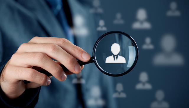 FOTO 3 | 3. Asume una actitud neutral sobre aquello que no puedes manejar mejor
La sola mención de la palabra “neutral” para muchas personas puede parecer que hay que rendirse y no hacer “nada”. Sin embargo, neutral implica una observación consciente sobre los distintos problemas que se presentan, para tomar perspectiva y dimensión. 
Prácticas que ayudan: incorporar la observación neutral, sin juicios ni preconceptos, en la vida cotidiana, y en las reuniones de trabajo. Observarse internamente cuando otro dice cosas que no te gustan: ¿Qué dicen tus emociones?, ¿Cómo te sientes’ ¿En qué parte del cuerpo resuena?  (Foto: iStock)