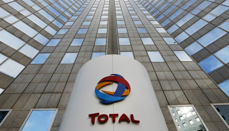 Foto 1 | La francesa Total, uno de los principales grupos energéticos en el mundo, aspira a comprar una marca local de grifos o estaciones de servicio, o una operación en el país de una empresa extranjera, informó Arnulfo López - Quesada, gerente general de Total Perú. (Foto: AP)