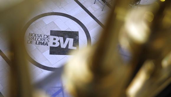 "La BVL ha iniciado este año con una ganancia cercana al 1% en dólares, impulsado por acciones del sector construcción y financieras, compensado por retrocesos en electricidad, minería y consumo".