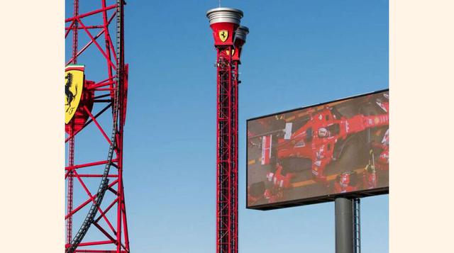 Red Force, la principal atracción de Ferrari Land, es el acelerador vertical más alto y rápido de Europa, ya que sube 112 metros y tiene una aceleración de 0 a 180 km/h en sólo cinco segundos.