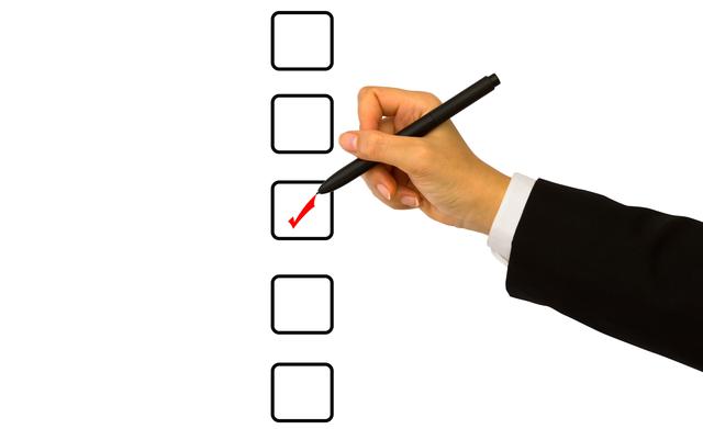 FOTO 5 | 5. Piensa nuevamente en tu lista de pendientes. El tiempo es sumamente valioso y deberías valorar la forma en la que lo inviertes. Si no decides lo que vale la pena desde el principio, terminarás invirtiéndolo en cosas que no te ayudan a crecer. Yo suelo resaltar mis objetivos y sueños constantemente en un documento llamado “Creando la vida que quiero”. Me aseguro de que esos objetivos sean para mi (no para los demás), identifico las acciones que me llevarán hacia ellos, y las agendo durante la semana. (Foto: Freepik)